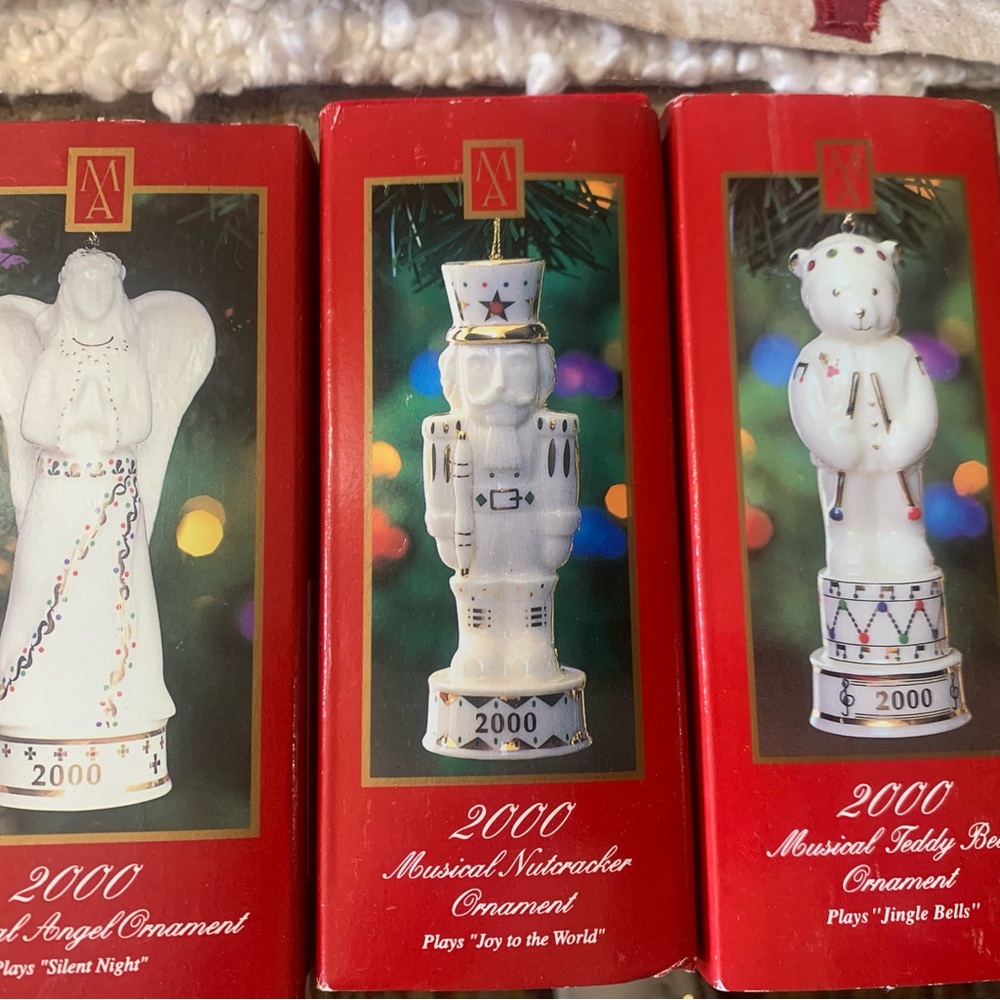 Musical Nutcracker Ornament - White